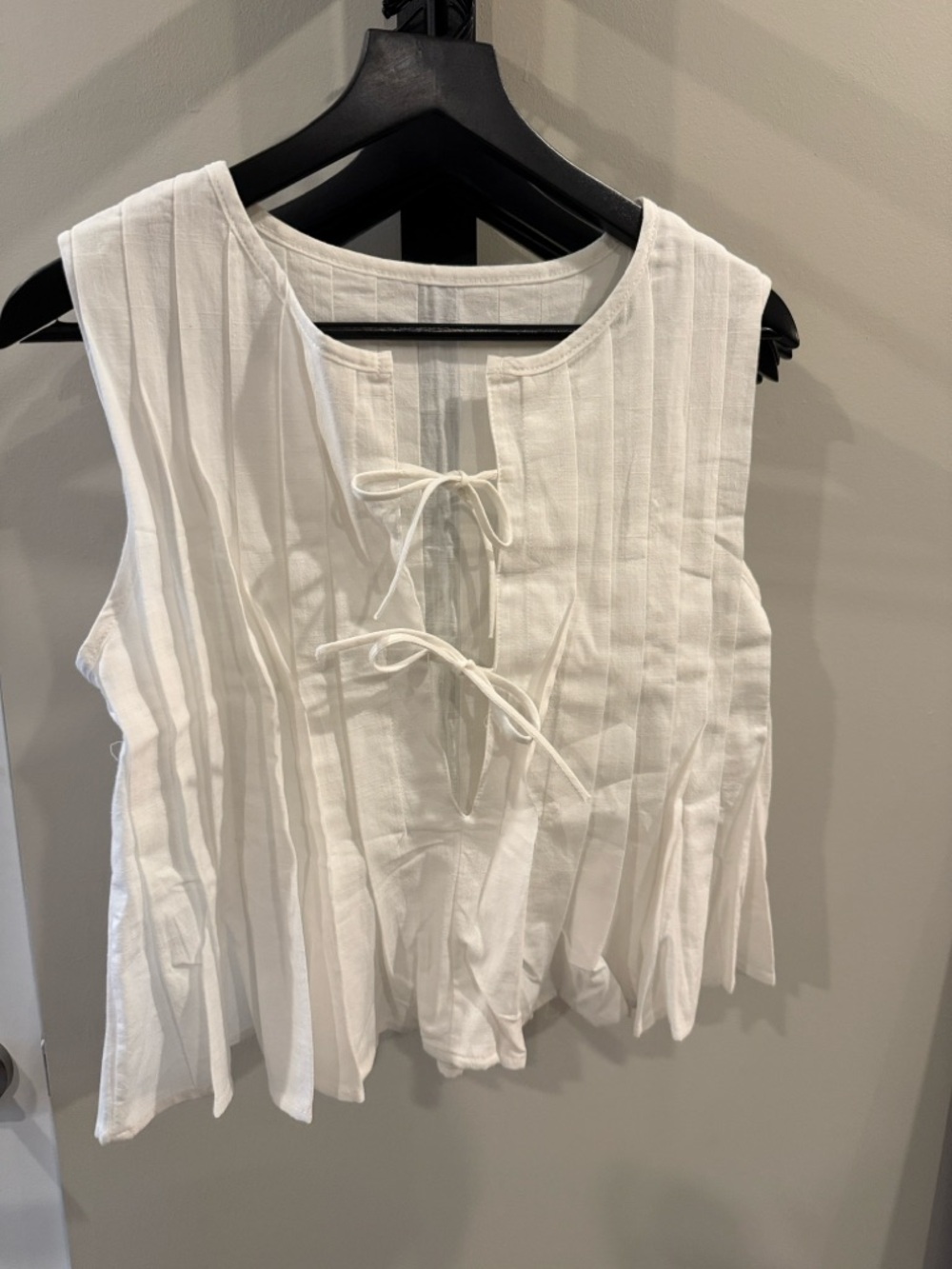 White Sleeveless Tie-Front Pleated Women’s Top